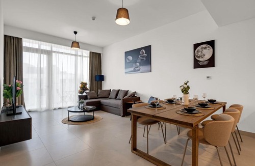 Al Safa Apartment | CanalFront - Central Location up to 7 Guests
