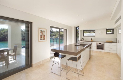 Noosa Heads House | Canalfront Retreat: Private Jetty & Pool
