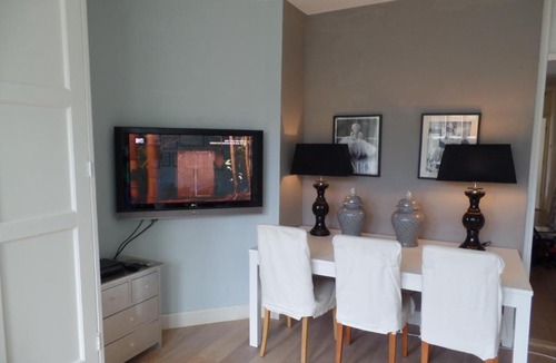 Red Light District Apartment | Canalside Apartments