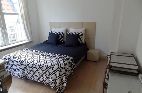 Red Light District Apartment | Canalside Apartments