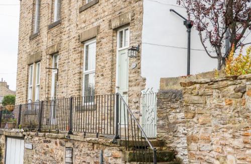 Kildwick House | Canalside Cottage