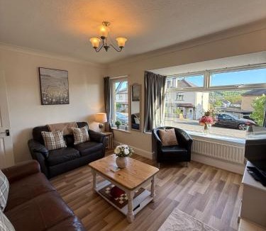 Keighley House | Canalside Riddlesden, 2 Bedroom house with parking Easy access to Skipton Haworth Ilkley Saltaire and Keighley Worth Valley Railway