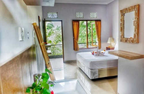 Lodtunduh Hotel | canang gardens