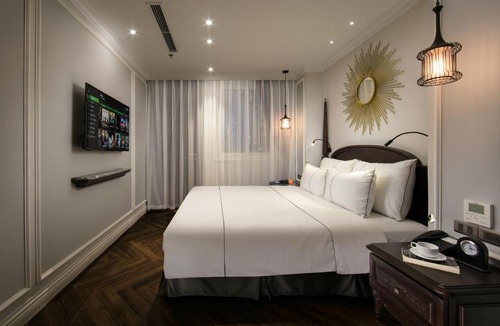 Hai Ba Trung Hotel | Canary Hotel