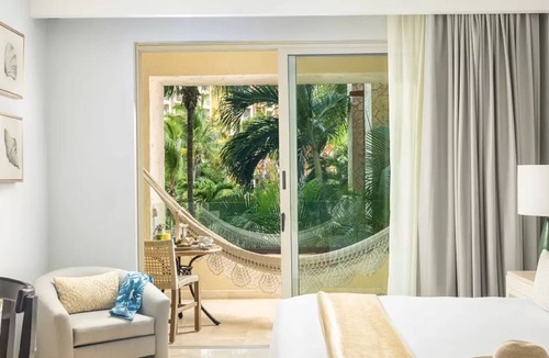 Punta Sam Resort | Cancun 2 BR, 3 Bath. Luxurious comfort & amazing food, amenities & services!