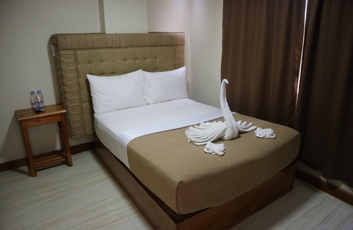 Caticlan Hotel | Candice Lucy Hotel