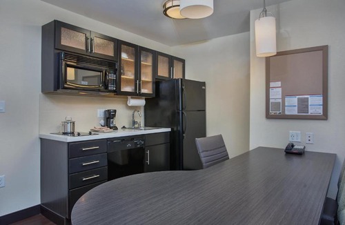 Bowling Green Hotel | Candlewood Suites Bowling Green by IHG