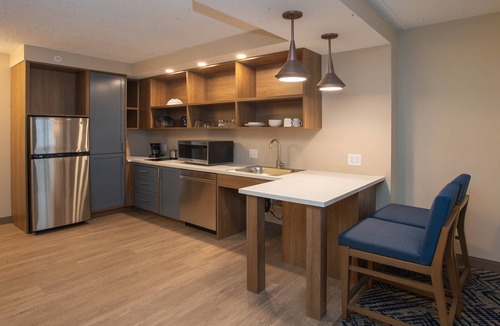 Independence Hotel | Candlewood Suites Cleveland South - Independence by IHG