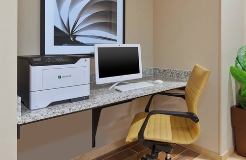 Louisville Hotel | Candlewood Suites Louisville - NE Downtown Area by IHG