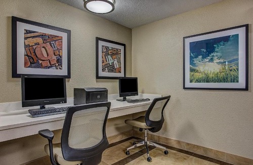 Watterson Park Hotel | Candlewood Suites Louisville Airport by IHG