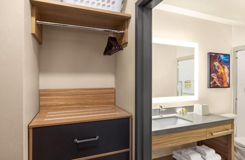 Mechanicstown Hotel | Candlewood Suites Middletown - Goshen by IHG