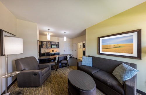 Springfield Hotel | Candlewood Suites Springfield-Medical District