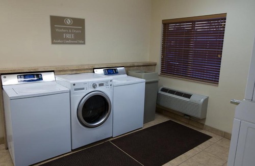 Springfield Hotel | Candlewood Suites Springfield-Medical District by IHG
