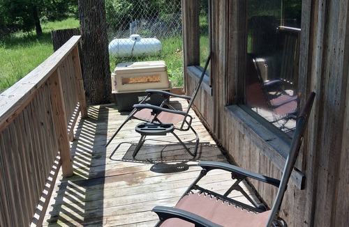 Yellville Cottage | Canine Retreat Tiny House Overlooking the Bluff