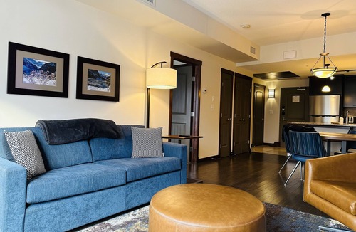 Canmore Resort | Canmore Mountain Retreat - Heated Pool & Hot-tub