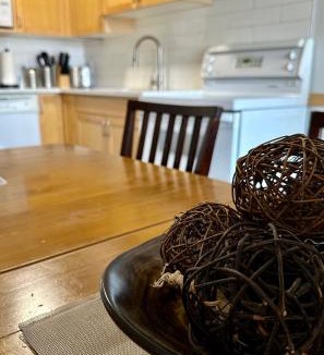 Canmore Apartment | Canmore Mountain View Escape