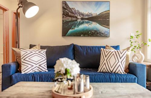 Canmore Apartment | Canmore Mountain Views -3Beds-Ski Stay Deals