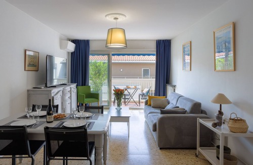 Cannes La Bocca Apartment | Cannes beach 400 metres away, Spacious air-conditioned 2-bedroom apartment