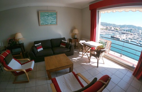 Le Suquet Apartment | cannes - exceptional view. 90m². 3 or 4 vacationers.