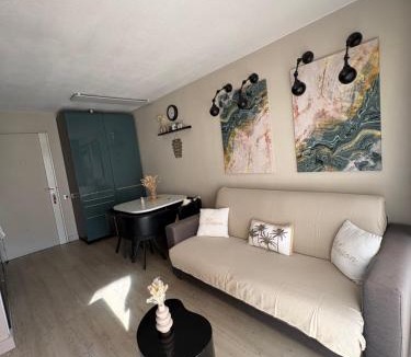 La Bocca Apartment | Cannes Pool & Beach