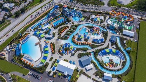 West Kissimmee House | Cannon Thunder Cottage With Private Hot Tub Near Disney With Margaritaville Resort & Island H2O Access - 3066Pi