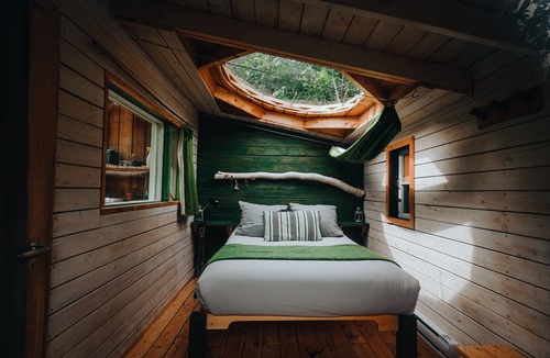 Sacre Coeur House | Canopee Lit