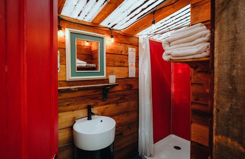 Sacre Coeur House | Canopee Lit