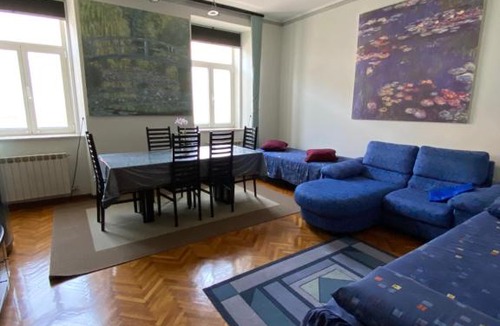 Barriera Vecchia-San Giacomo Apartment | CanovaQuindici