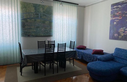 Barriera Vecchia-San Giacomo Apartment | CanovaQuindici