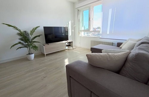 Torrelavega Apartment | Cantabrian Paradise! Modern Flat in Torrelavega