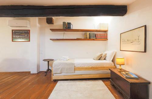 Sant' Ambrogio Apartment | Canto dei Ciompi 4bdr