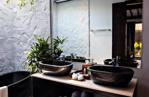 Lodtunduh Hotel | Canvas Escape Resort