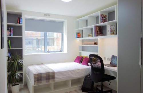 North Wall Apartment | Canvas Mayor Square