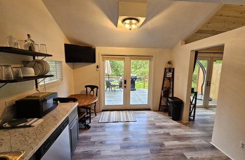 Jordan Road-Canyon Creek Cabin | Canyon Falls Cabin. A cozy riverfront cabin located on Canyon Creek