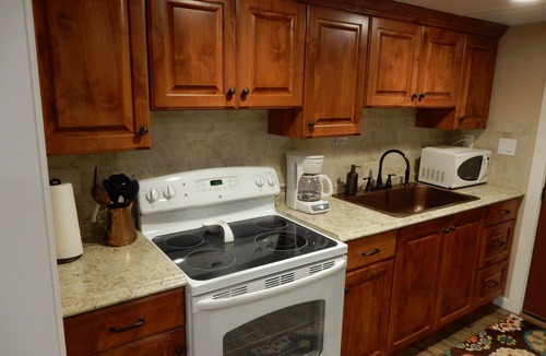 Kanab House | Canyon Views from Every Room! 3-Acre Lot 4-BR, 3-BA