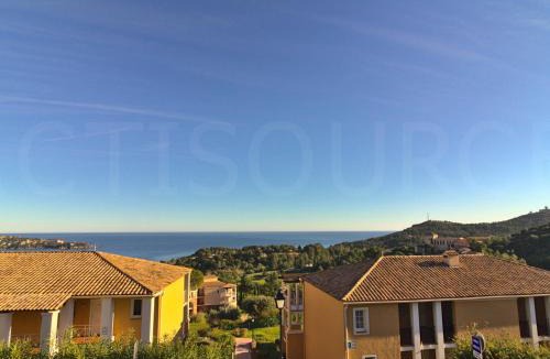 Cap Esterel Apartment | Cap Esterel : 2 pièces jardin, accès piscines - FR-1-504-567