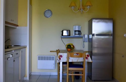 Le Dramont Apartment | CAP ESTEREL, 2 rooms RDJ 4/5. Large terrace and private garden