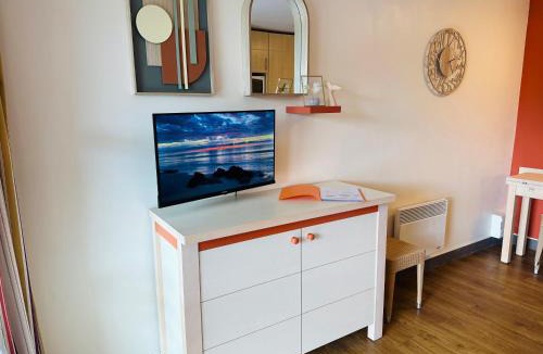 Agay Apartment | Cap ESTEREL Village , AGAY 4prs Climatisé-WIFI-Parking INCLUS