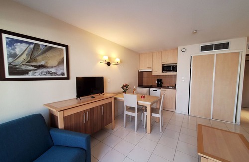 Frejus Port Apartment | Cap Hermès Studio Magnificent Port View 30m2 air-conditioned 3 people swimming pool beaches parking
