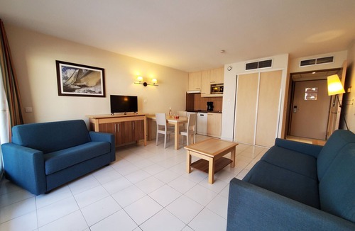 Frejus Port Apartment | Cap Hermès Studio Magnificent Port View 30m2 air-conditioned 3 people swimming pool beaches parking