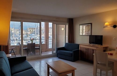 Frejus Port Apartment | Cap Hermès Studio Magnificent Port View 30m2 air-conditioned 3 people swimming pool beaches parking