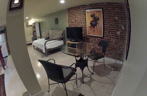Capitol Hill Apartment | Cap Hill: Large Urban/Luxe Studio. Sleeps 1-4, Walk to Capital, Union Station