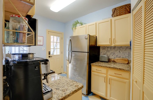 Trinidad Apartment | Cap Hill Rowhouse: 2 Bedrooms, Walk to Sights, Parking