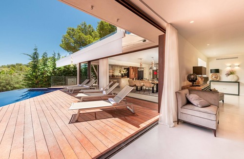 Puig Manya Villa | Cap Martinet - Six Bedroom Villa, Sleeps 12
