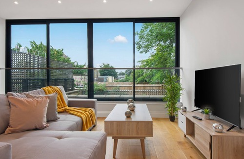 Cazenove Apartment | Capacious Three Bed Apartment in Slindon Court by MySquare