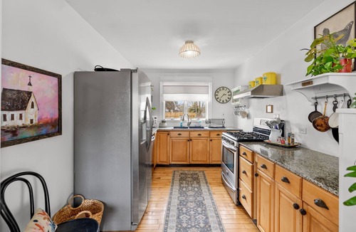 Hyannis House | Cape Cod Bungalow Walk to Beach Firepit