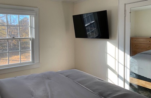 Buzzards Bay House | Cape Cod Canal & Mass Maritime College: Best location for striper fishing & more
