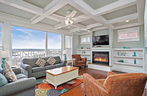 Branson Resort | Cape Cod Style Resort Overlooking Beautiful Table Rock Lake!