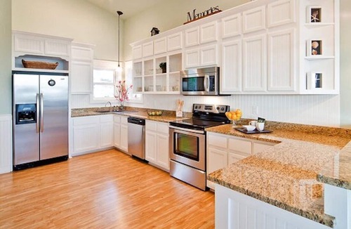 Branson Resort | Cape Cod Style Resort Overlooking Beautiful Table Rock Lake!