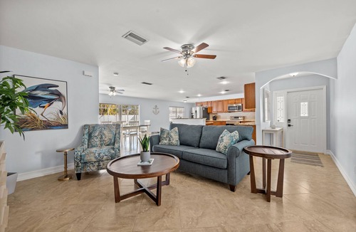 Caloosahatchee House | "Cape Coral Dog-Friendly Villa: Heated Pool, Open Kitchen, Private Yard!"